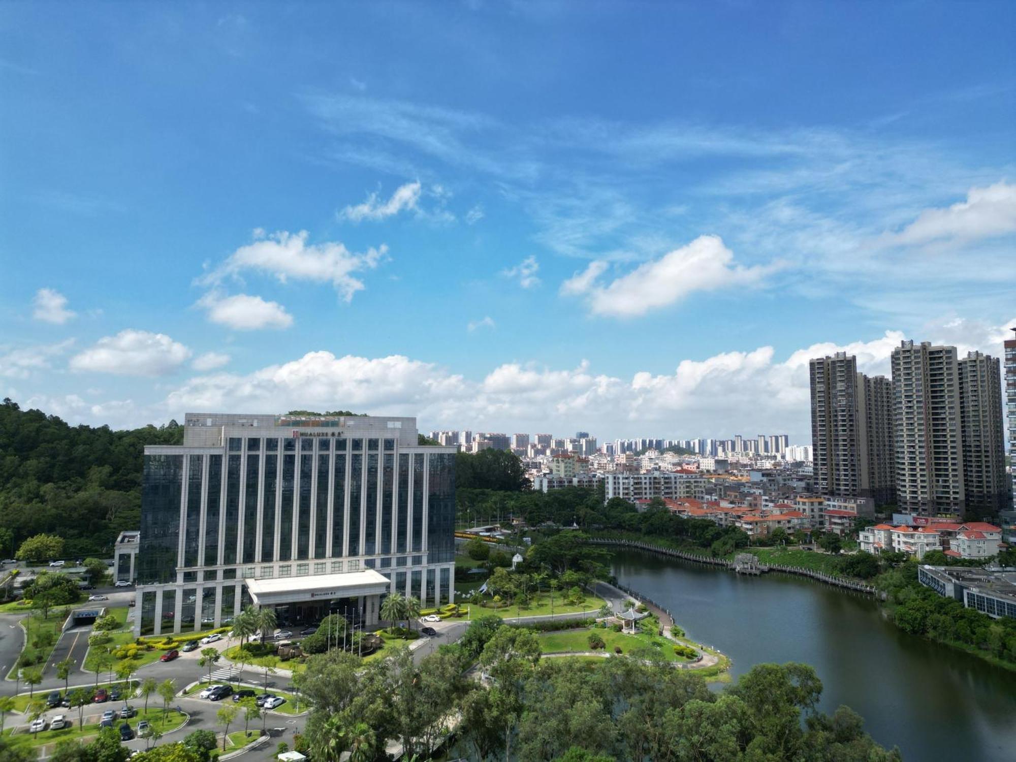 Hualuxe Yangjiang City Center Eksteriør billede